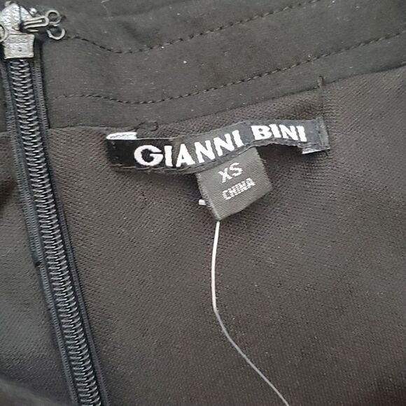 🆕️NWT Gianni Bini Fan Favs Tamara Off-the-Shoulder Sheath Bodycon Black Midi XS - Picture 10 of 16